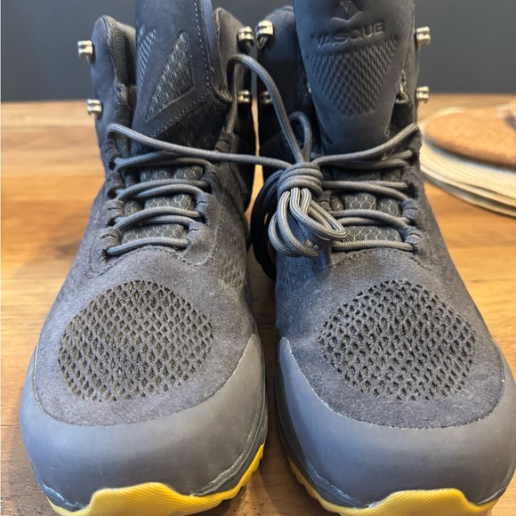 Vasque Black and Yellow Athletic Shoes with Breathable Design - Picture 4 of 5